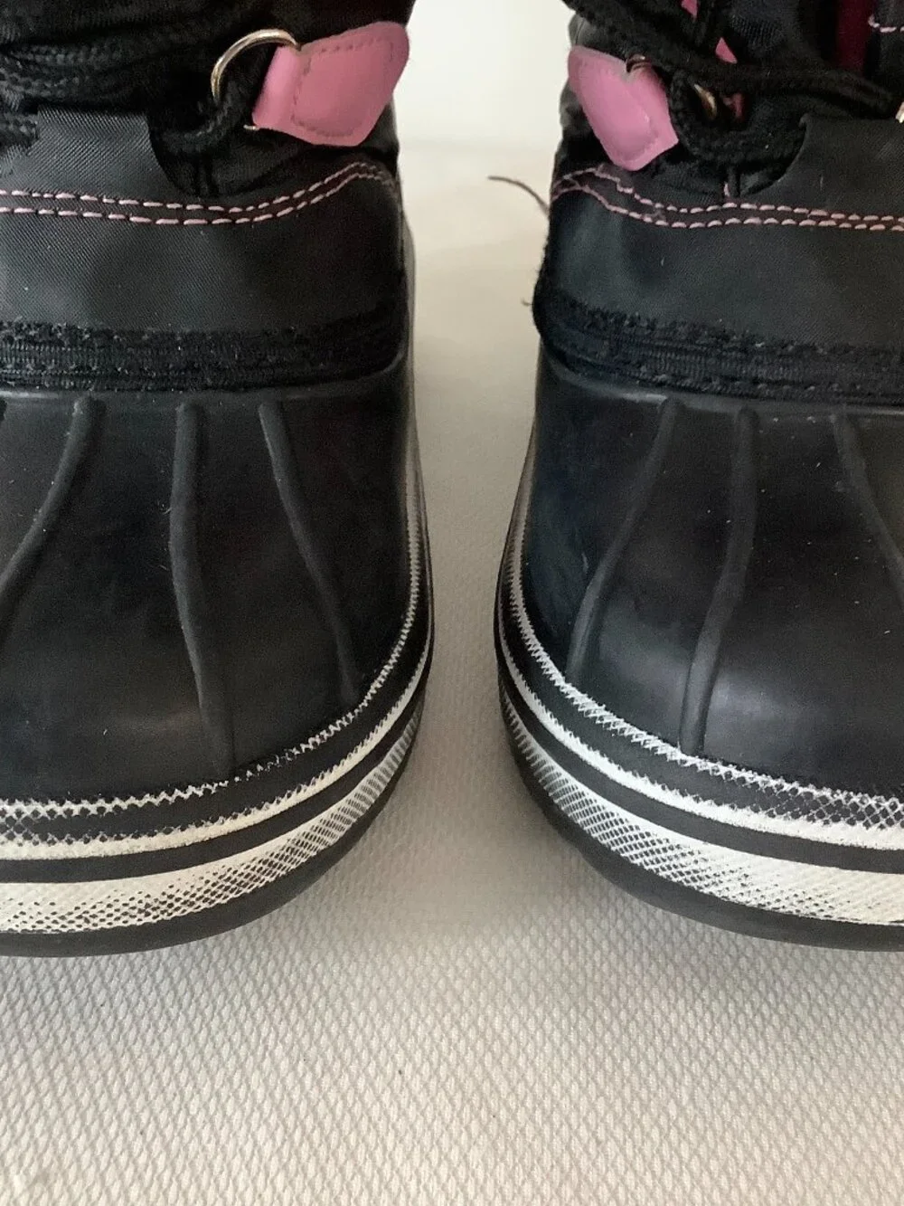 Girls Boots Tie Black Pink Sz 2. Portland Boot Company